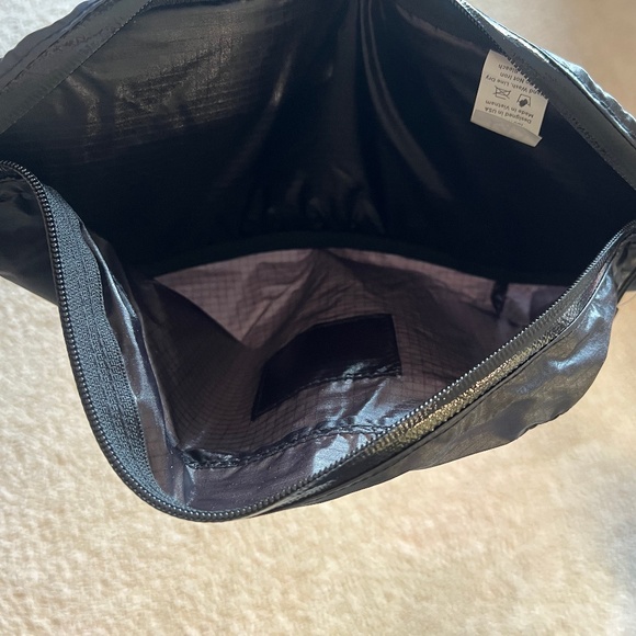 GBY Ultralight Sling Bag - Picture 2 of 4